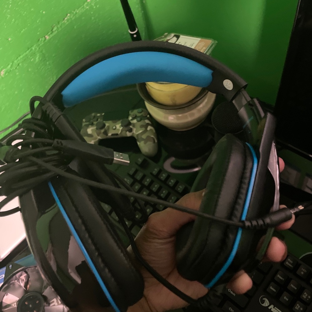 Gaming headphones